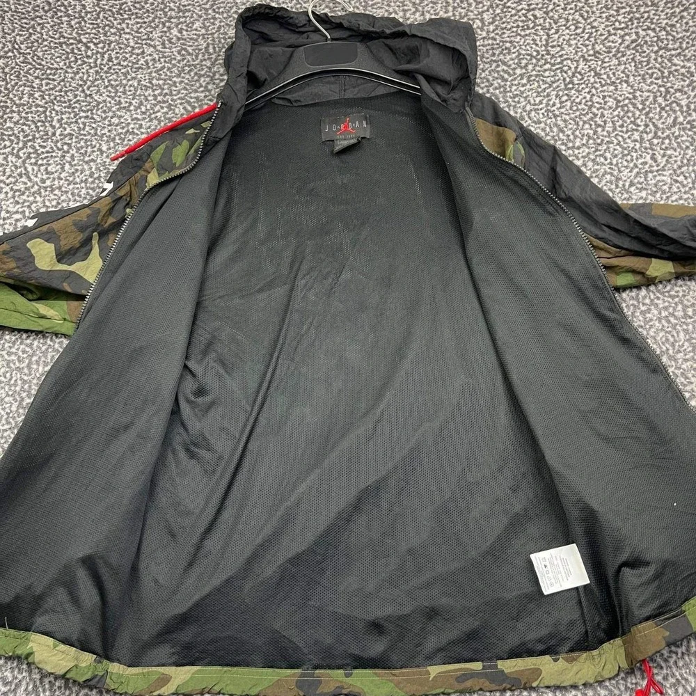 Air Jordan Windbreaker Jacket Men Small Camo Green Black Hooded Nike Full Zip S